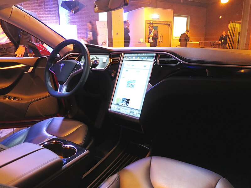 File:Tesla screen (16068898139).jpg